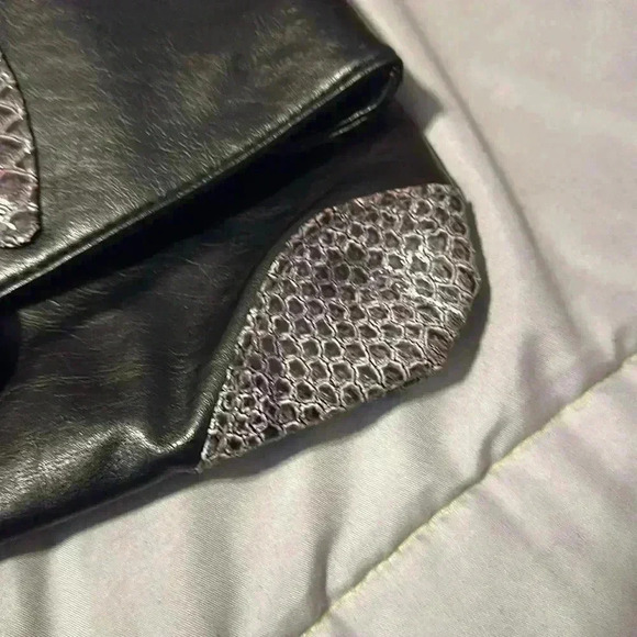 Evening Clutch - Picture 4 of 11